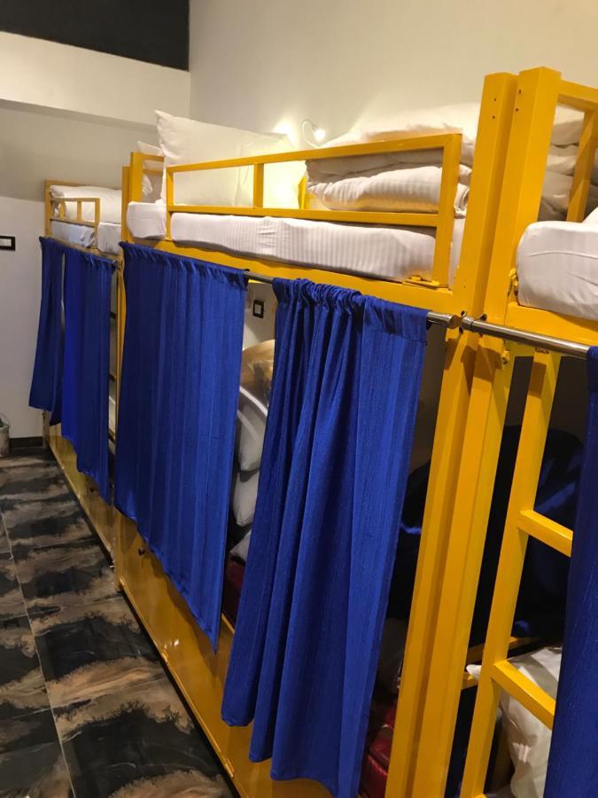 Mango Dormitory Mumbai Exterior photo